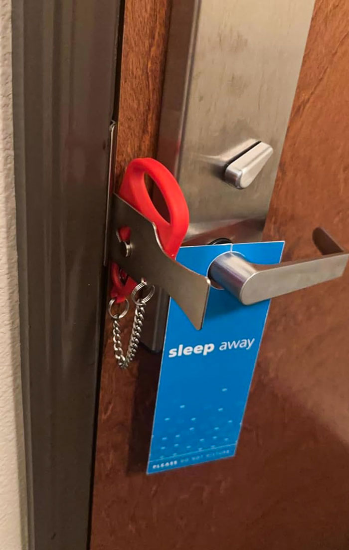 Say Bye To Paranoia With The OG Portable Door Lock For Foolproof Travel Security!