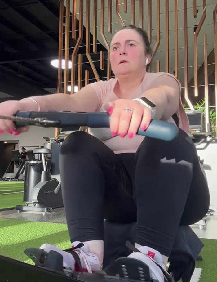 Woman At The Gym Is Shocked By How Another Gym-Goer Treated Her, Vents Online And Goes Viral Woman At The Gym Is Shocked By How Another Gym-Goer Treated Her, Vents Online And Goes Viral