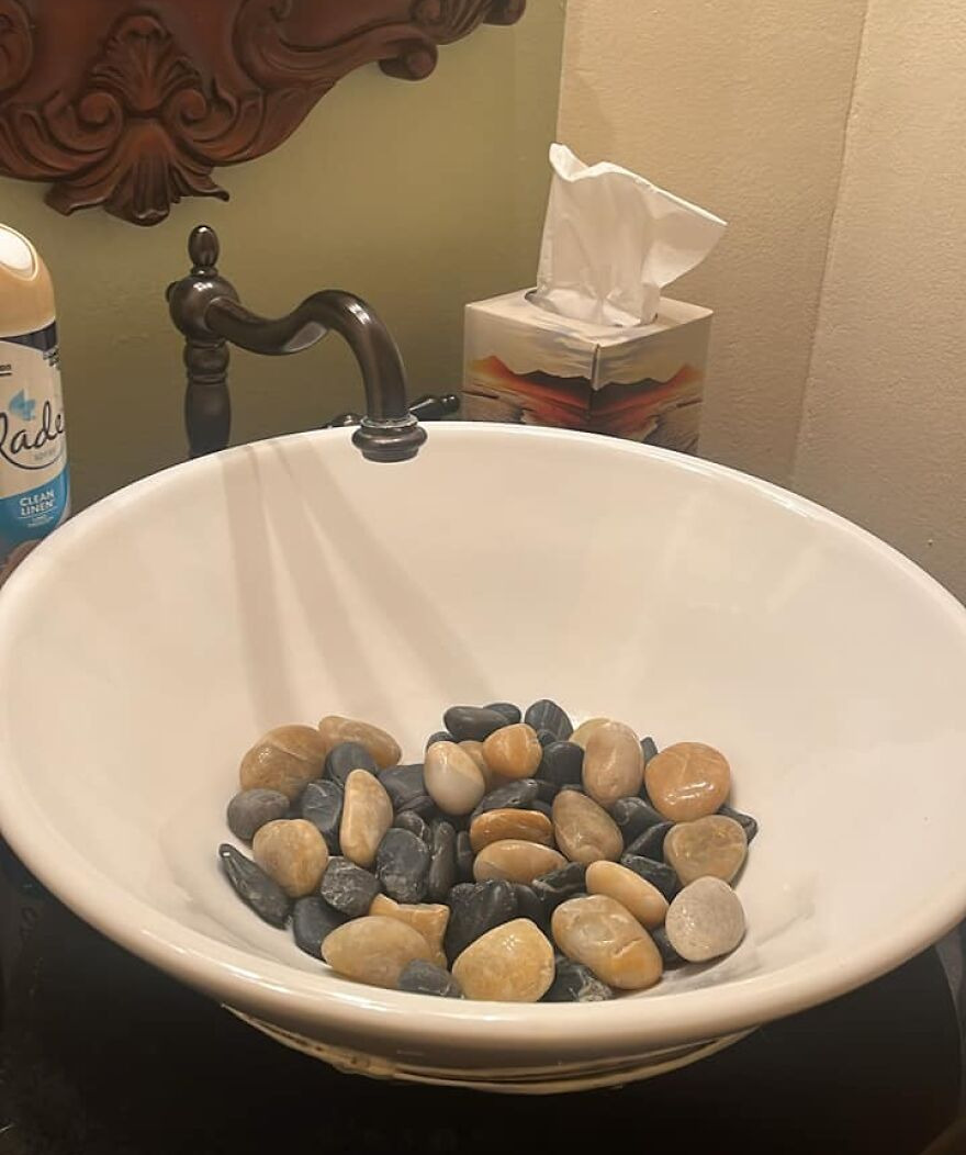 This Sink At My Parents' House Drives Me Nuts