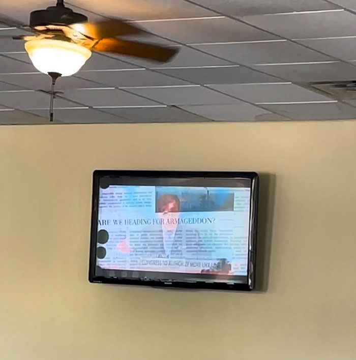 The TV At My Hotel Lobby Has Been Doing This For Over An Hour
