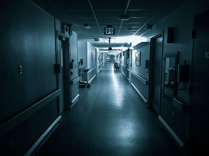 37 Hospital Patients And Staff Share The Wildest Things They've Witnessed