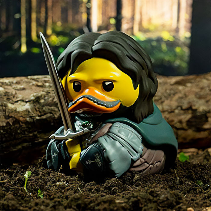  Collectible Aragorn Rubber Duck Figure - A Quirky Must-Have For Lord Of The Rings' Devotees
