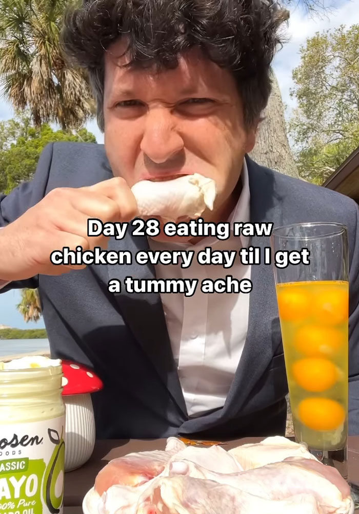 “What’s The Worst Thing That’s Gonna Happen?“: Florida Man Films Himself Eating Raw Chicken “What’s The Worst Thing That’s Gonna Happen?“: Florida Man Films Himself Eating Raw Chicken
