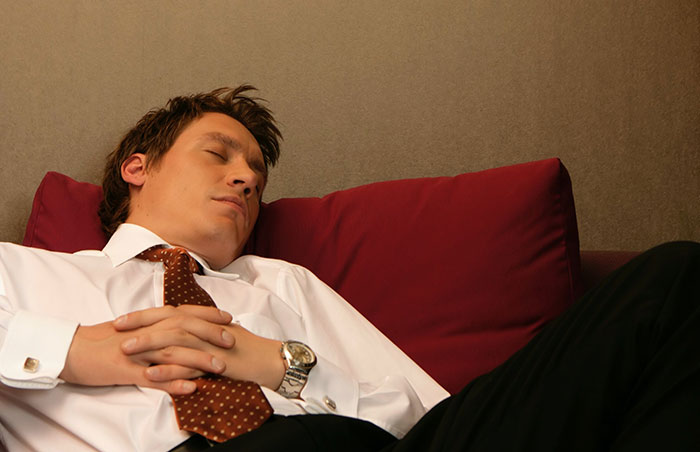 Girlfriend Is Confused Why Her BF Takes 4-Hour Naps, Begs Him To Help Her With Chores Girlfriend Is Confused Why Her BF Takes 4-Hour Naps, Begs Him To Help Her With Chores