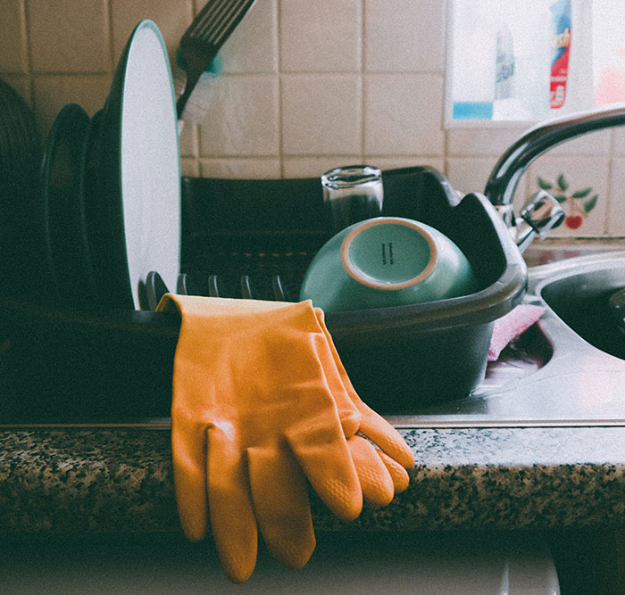 Girlfriend Is Confused Why Her BF Takes 4-Hour Naps, Begs Him To Help Her With Chores Girlfriend Is Confused Why Her BF Takes 4-Hour Naps, Begs Him To Help Her With Chores
