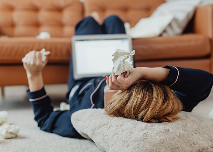 Manager Tells Sick Employee To Come To The Office Unless They Have A Doctor's Note, Regrets It Manager Tells Sick Employee To Come To The Office Unless They Have A Doctor's Note, Regrets It