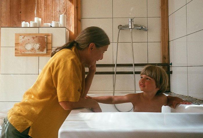 Mom Shares How She Manages Her Household With 6 Kids, Receives Backlash Online Mom Shares How She Manages Her Household With 6 Kids, Receives Backlash Online