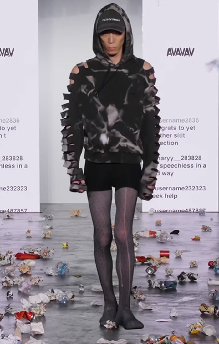 Chaos At Milan Fashion Show As Audience Pelts Models With Discarded Food Chaos At Milan Fashion Show As Audience Pelts Models With Discarded Food