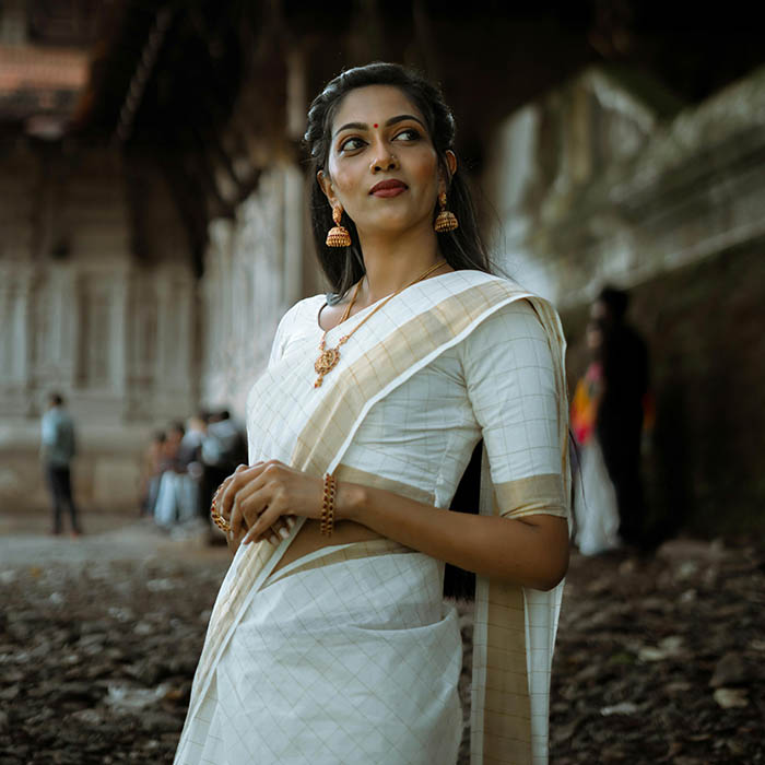 Wedding Guest Gets Bashed By The Bride For Allegedly Trying To 'Upstage' Her With Her Outfit Wedding Guest Gets Bashed By The Bride For Allegedly Trying To 'Upstage' Her With Her Outfit