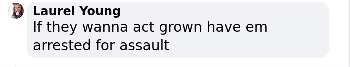 People Blaming Gen-Z’s “Lack Of Discipline” For Controversial Incident With SeaWorld Mime People Blaming Gen-Z’s “Lack Of Discipline” For Controversial Incident With SeaWorld Mime