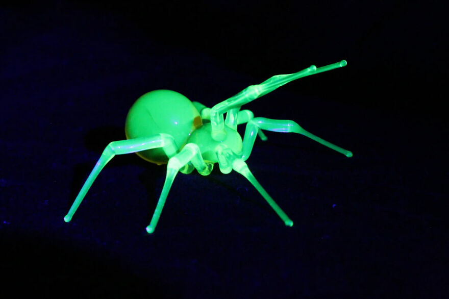 I Made Figurines Out Of Uranium Glass (24 Pics) I Made Figurines Out Of Uranium Glass (24 Pics)