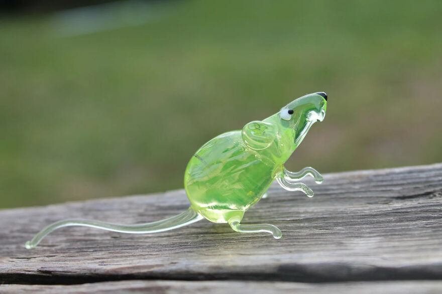 I Made Figurines Out Of Uranium Glass (24 Pics) I Made Figurines Out Of Uranium Glass (24 Pics)