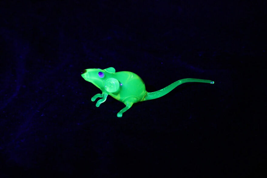 I Made Figurines Out Of Uranium Glass (24 Pics) I Made Figurines Out Of Uranium Glass (24 Pics)