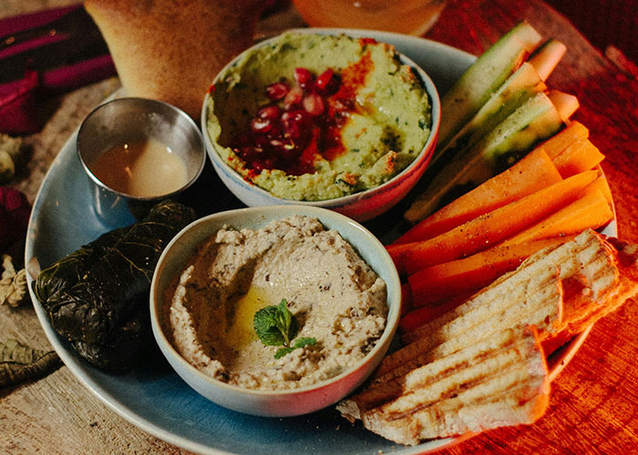“You Can Just Eat It, Then”: Karen Eats Moldy Veggies After Refusing To Acknowledge A Worker “You Can Just Eat It, Then”: Karen Eats Moldy Veggies After Refusing To Acknowledge A Worker