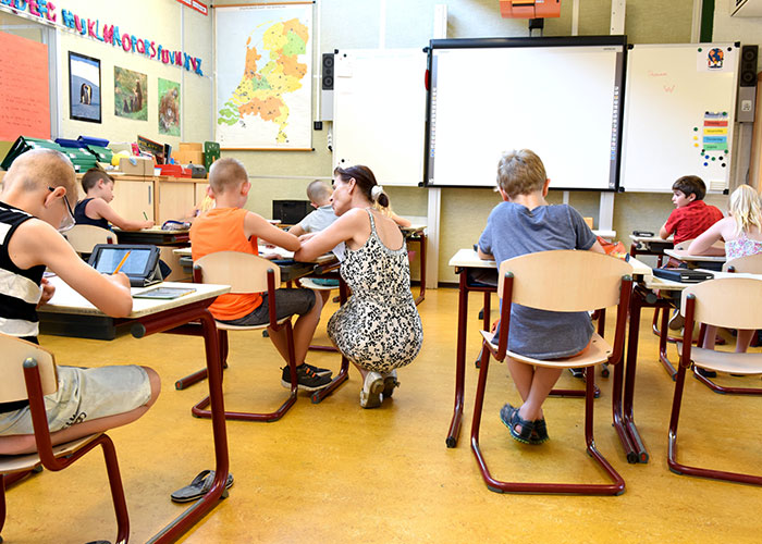 School Expects Teacher To Pay $400 For Student Trip, They Maliciously Comply School Expects Teacher To Pay $400 For Student Trip, They Maliciously Comply