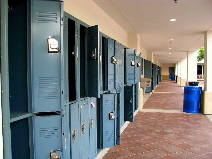 Girl Keeps Getting Her Stuff Stolen, Hidden Camera Reveals The Thief Girl Keeps Getting Her Stuff Stolen, Hidden Camera Reveals The Thief