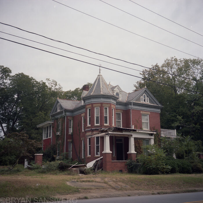 Forgotten Toys: My Photographic Journey Of An Abandoned 1960s House Packed With Childhood Memorabilia Forgotten Toys: My Photographic Journey Of An Abandoned 1960s House Packed With Childhood Memorabilia