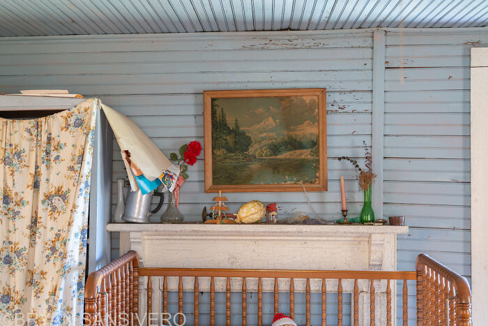 Forgotten Toys: My Photographic Journey Of An Abandoned 1960s House Packed With Childhood Memorabilia Forgotten Toys: My Photographic Journey Of An Abandoned 1960s House Packed With Childhood Memorabilia