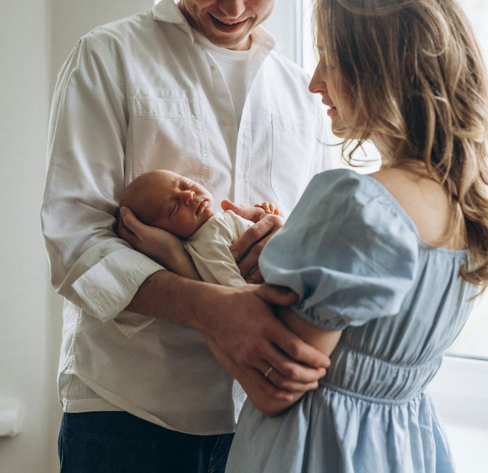 Dad Refuses To Help With Newborn, Keeps Inviting Family Over For Visits, Wife Takes Revenge