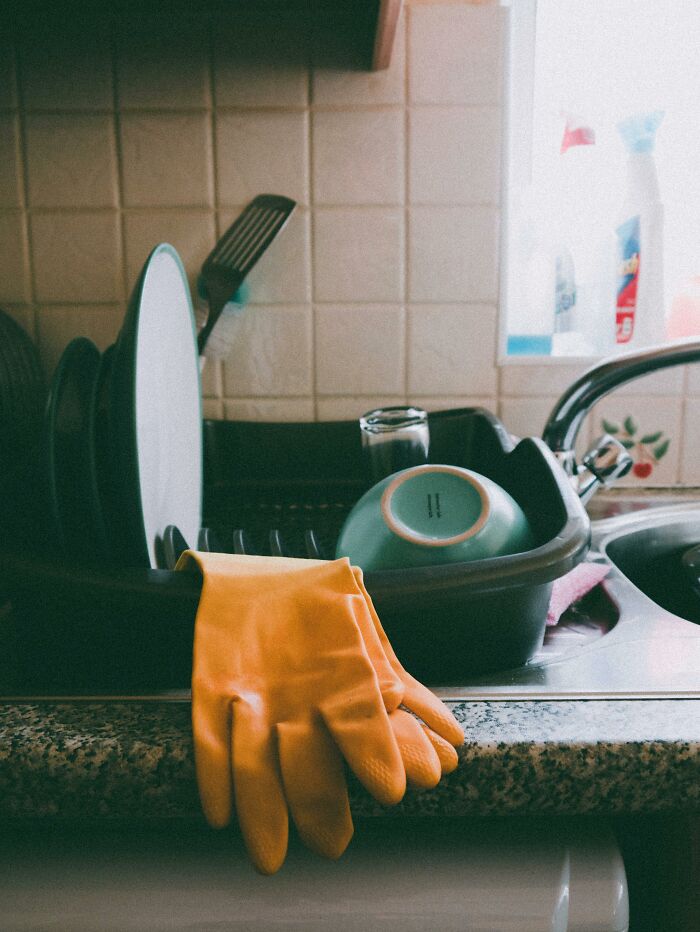 “Men Can’t Actually See What Needs Cleaning”: 50 Crazy Excuses Men Gave Their Partners