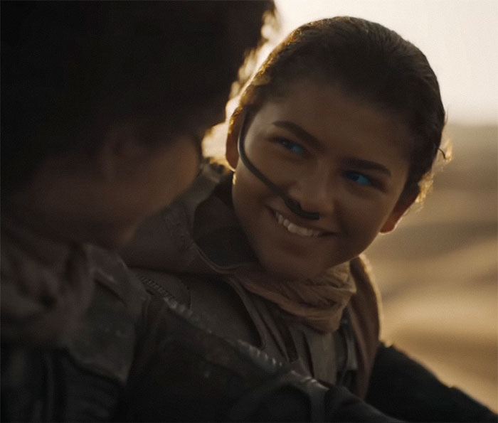 Zendaya Wore A Robotic Look With Plexiglass Panels, And Social Media Has The Same Odd Question Zendaya Wore A Robotic Look With Plexiglass Panels, And Social Media Has The Same Odd Question