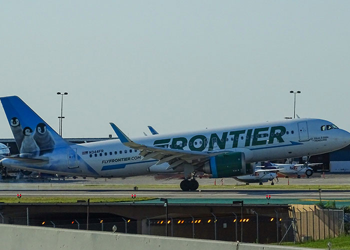 “This Isn’t Even My Job”: Delayed Passengers Receive Perplexing Response From Airline Clerk