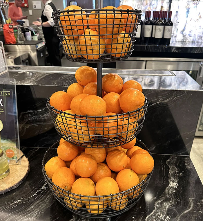 After Delta Agent Scolds Passenger For Taking A Banana, Others Launch Hilarious Mass Protest After Delta Agent Scolds Passenger For Taking A Banana, Others Launch Hilarious Mass Protest