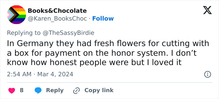 Scotland’s Honesty Cake Fridge Goes Viral, Has People Listing Other Similar Fridges Around The World Scotland’s Honesty Cake Fridge Goes Viral, Has People Listing Other Similar Fridges Around The World