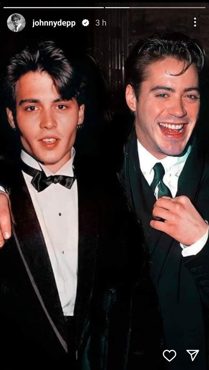 Fans Expose Photoshop Fail, Forcing Johnny Depp To Delete Picture Of Him And Robert Downey Jr. Fans Expose Photoshop Fail, Forcing Johnny Depp To Delete Picture Of Him And Robert Downey Jr.