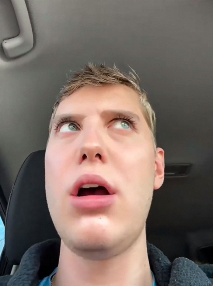 Waiter Takes Revenge On “Karen” Who Didn’t Tip, And The Internet Isn’t Having It Waiter Takes Revenge On “Karen” Who Didn’t Tip, And The Internet Isn’t Having It