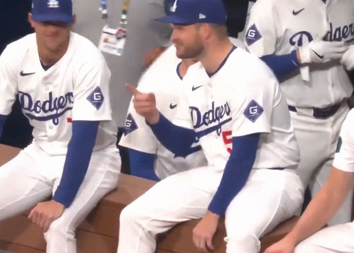 “Men Being Men”: Dodgers Baseball Players’ Reaction To Korean Actress’ First Pitch Goes Viral “Men Being Men”: Dodgers Baseball Players’ Reaction To Korean Actress’ First Pitch Goes Viral