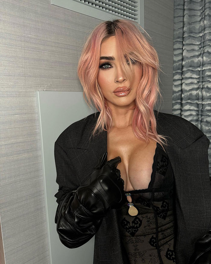 “Shouldn’t Have Done Anything”: People React To Megan Fox’s Long List Of Plastic Surgeries “Shouldn’t Have Done Anything”: People React To Megan Fox’s Long List Of Plastic Surgeries