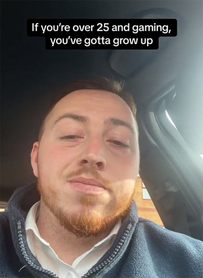 “Mad He Couldn’t Get Past The 1st Boss”: Man Roasted For Saying Gamers Over 25 Should “Grow Up” “Mad He Couldn’t Get Past The 1st Boss”: Man Roasted For Saying Gamers Over 25 Should “Grow Up”