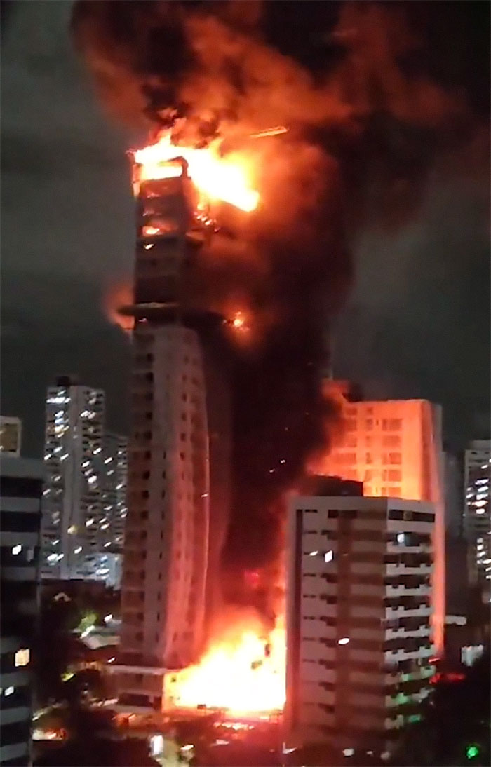 Fire Engulfs High-Rise Building In Brazil Fire Engulfs High-Rise Building In Brazil
