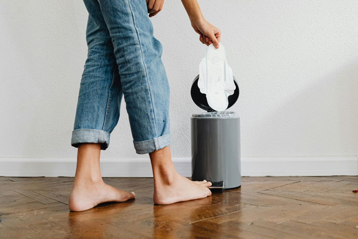 Dad Asks Teen To Throw Away Menstrual Products In Kitchen, She Refuses, So He Dumps Them On Her Bed Dad Asks Teen To Throw Away Menstrual Products In Kitchen, She Refuses, So He Dumps Them On Her Bed