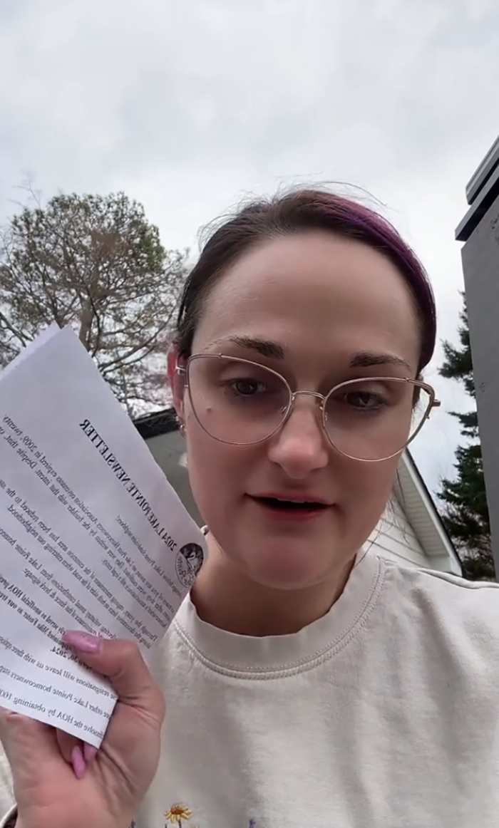 Elderly Folks’ Lie Crashes Down As Neighborhood Finds Out The HOA They Ran Was A Farce Elderly Folks’ Lie Crashes Down As Neighborhood Finds Out The HOA They Ran Was A Farce