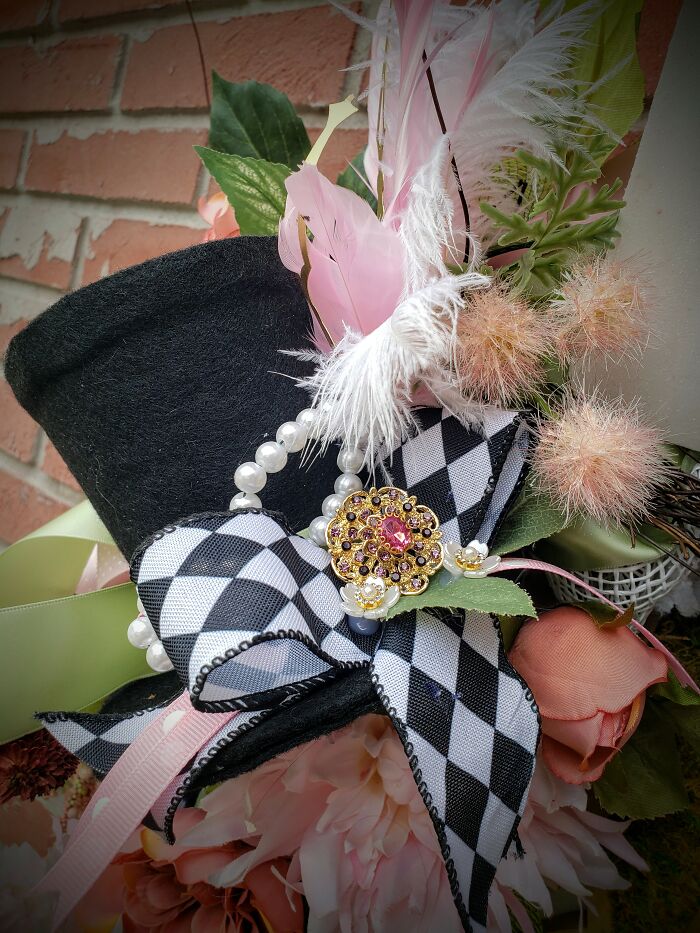 Alice In Wonderland Door Or Wall Decorations (7 Pics) Alice In Wonderland Door Or Wall Decorations (7 Pics)