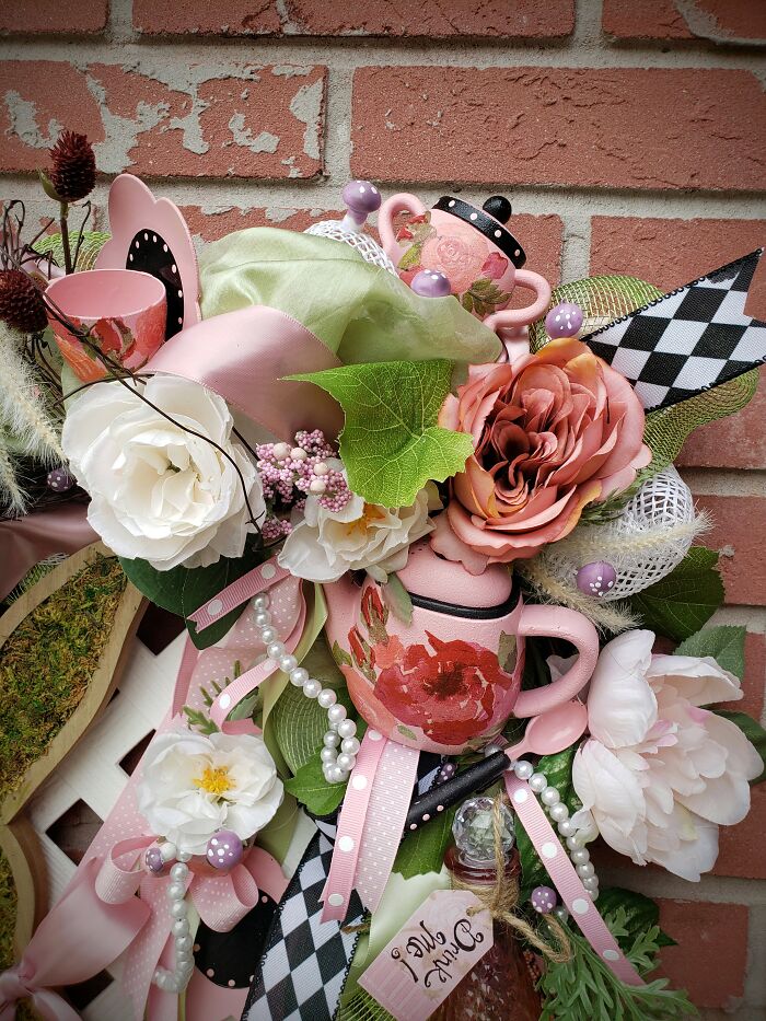 Alice In Wonderland Door Or Wall Decorations (7 Pics) Alice In Wonderland Door Or Wall Decorations (7 Pics)