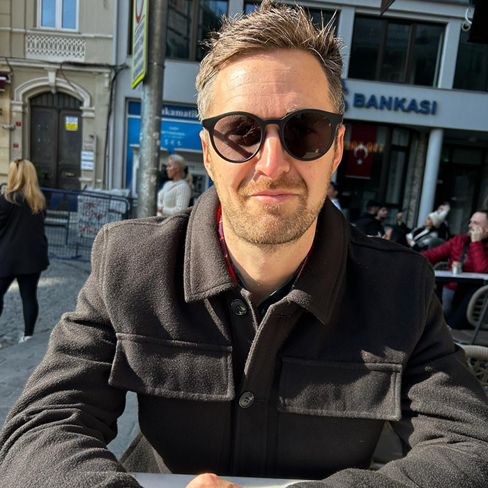 “Leave Early? Fine”: CEO Is Praised After Sharing His Result-Only Work Policies “Leave Early? Fine”: CEO Is Praised After Sharing His Result-Only Work Policies