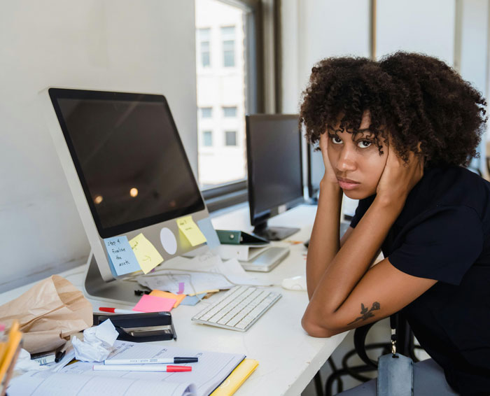 “Should I Say Something?”: Woman Is Unsure How To React After CFO Sends Her Peppa Pig Candies “Should I Say Something?”: Woman Is Unsure How To React After CFO Sends Her Peppa Pig Candies