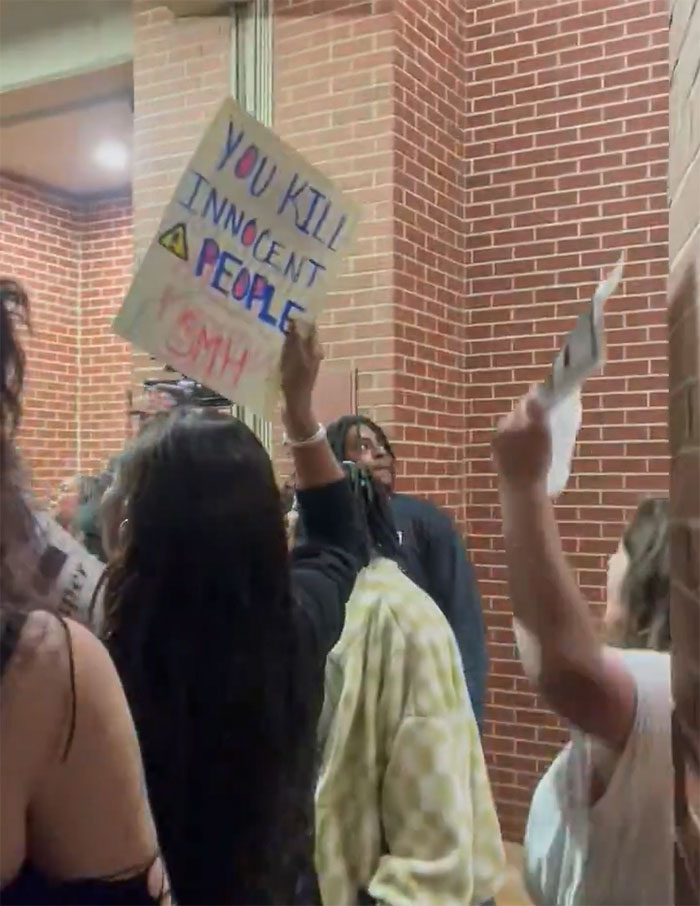 Students Boo Kyle Rittenhouse Off Stage In “Humiliating” TPUSA Event At University Of Memphis Students Boo Kyle Rittenhouse Off Stage In “Humiliating” TPUSA Event At University Of Memphis