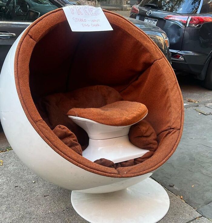 Alert. Alert. Alert! Egg Chair With A Stereo Input. Ask Questions Later! Goooo! 27 S. Oxford St