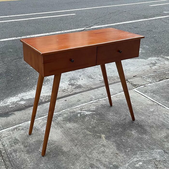 This Has Been A Great Stooping Day If We May Say So Ourselves! Cute Desk/Table At 106 And Central Park West