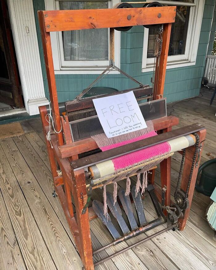Does It Come With Lessons? Free Functional Loom With Slightly Broken Caster (Can Be Fixed) Sitting On The Porch Of 456 E 18th St In Brooklyn