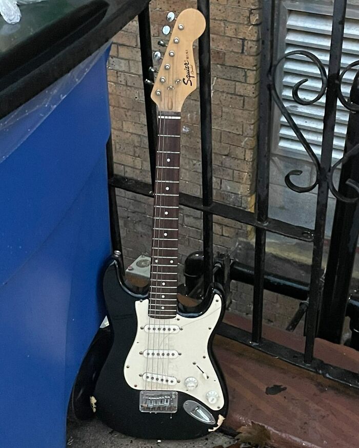 Free Guitar Is A Free Guitar… Little Love And Someone’s Gonna Be Happy! 151 St And St Nicholas 