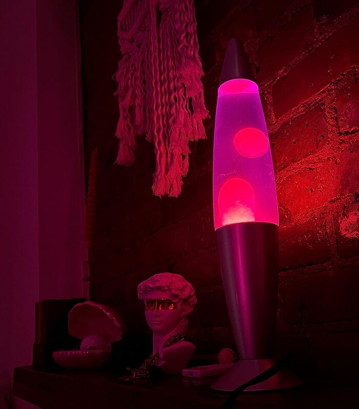 Turn Up The Chill: Lava Lamp , Your Cool Vibes Light Show!