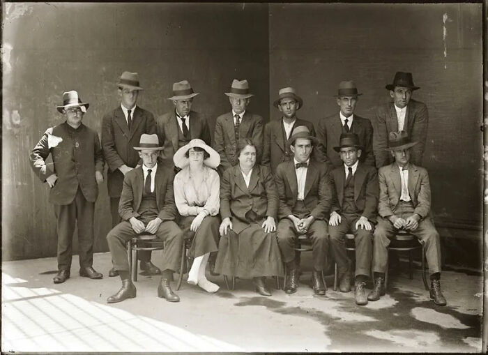 Group Of Criminals, Central 1921