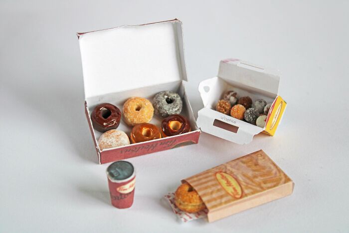 I Made Some Dollhouse Tim Hortons Pieces From Polymer Clay And Card Stock!🍩