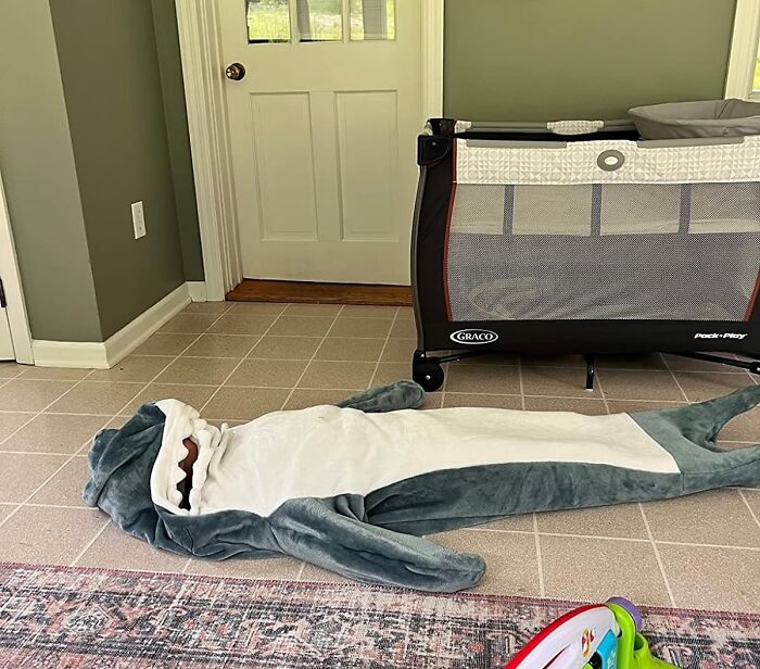Dive Into Coziness: Shark Blanket For Snuggly Sea-Inspired Warmth