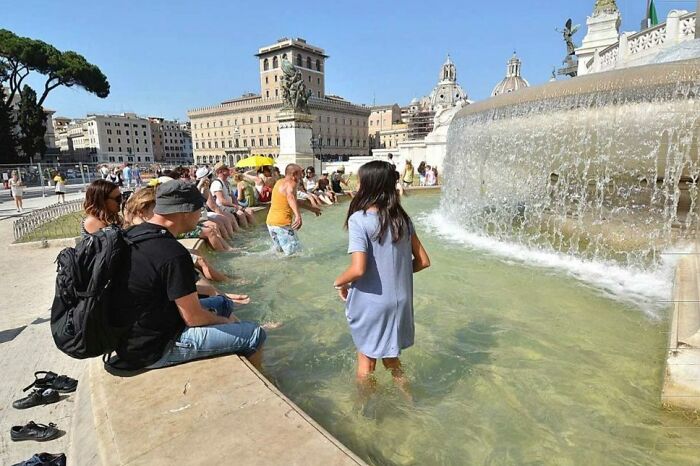 Tourists In Rome Using The Famous Fountain As A Pool And Then Complain When Police Fine Them